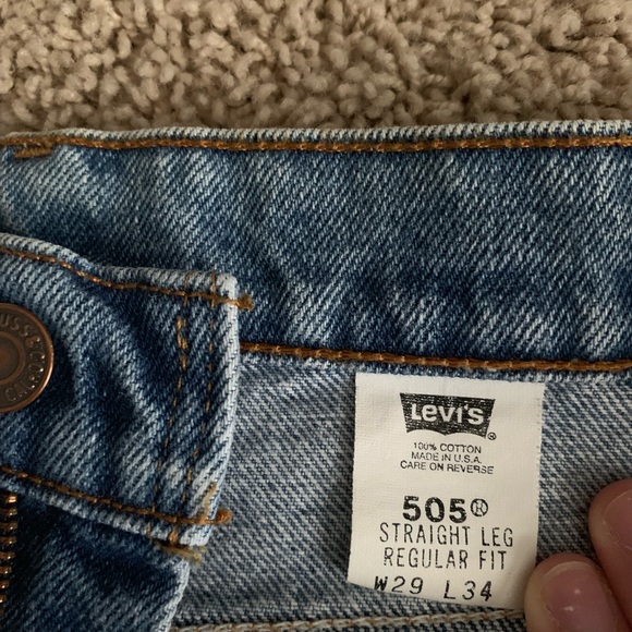 Levi jeans- cutoff shorts - Picture 4 of 4